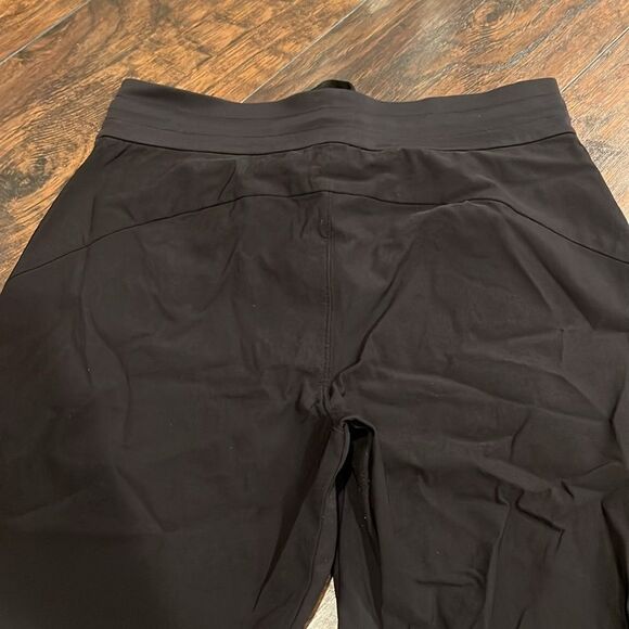 Athleta Headlands Hybrid trek Jogger pants size 8 black in GUC zip up pockets - Picture 6 of 9